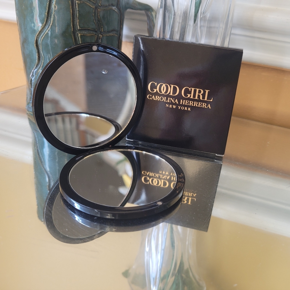 Carolina herrera compect mirror